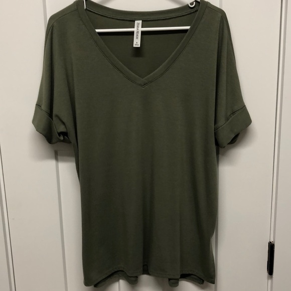 Cuffed Sleeve Oversized V-neck - Picture 2 of 5
